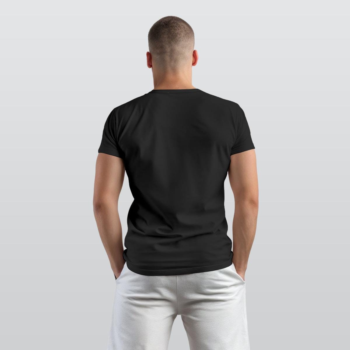 She DJ Unisex T-shirt - 100% Cotton - Berlin Clubbing Tee - Techno Music Apparel - Fashion Statement